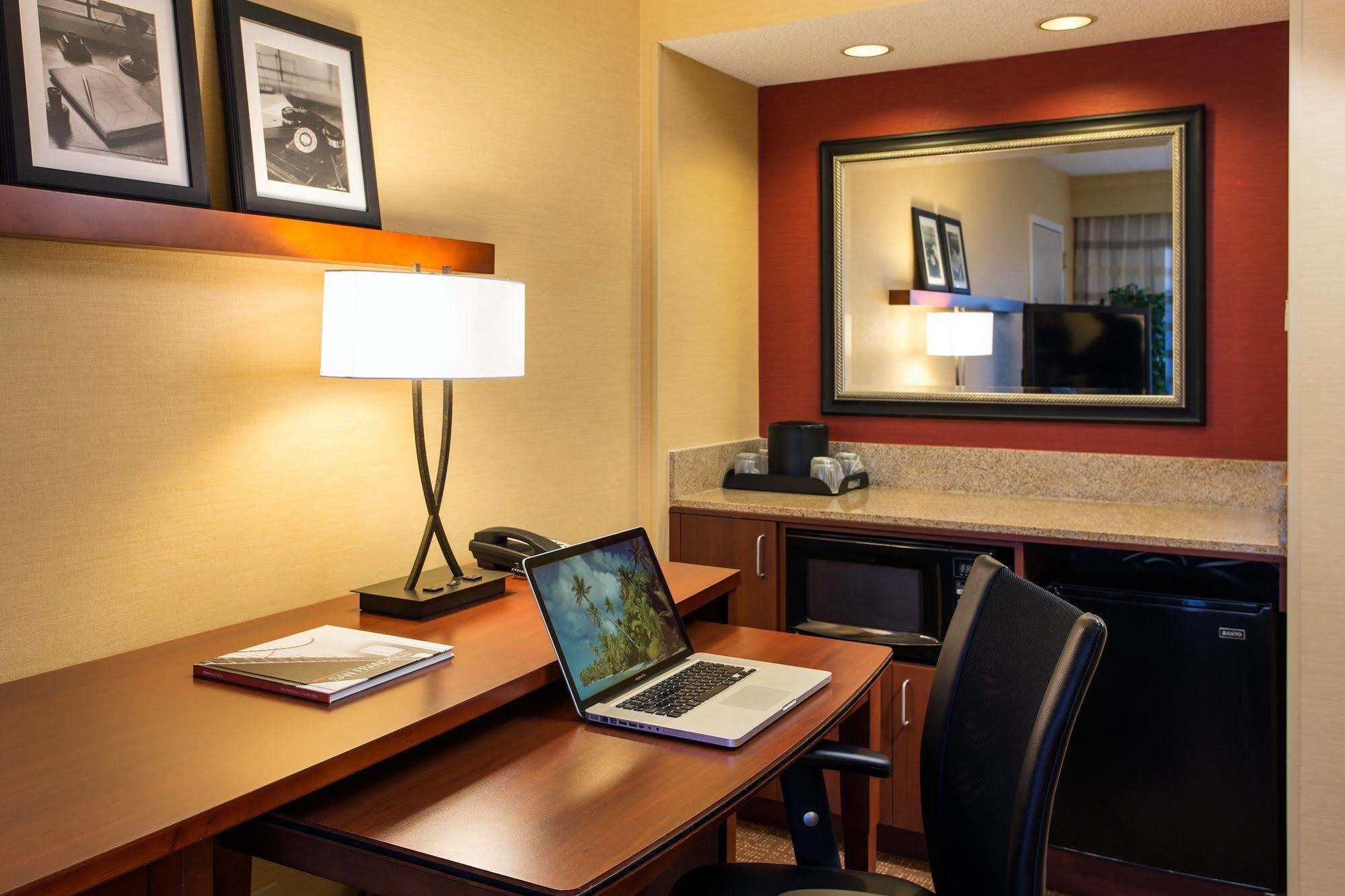 Hotel Courtyard San Francisco Larkspur Landing/Marin County Exterior foto